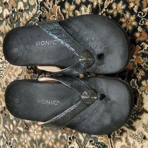 Vionic black slide sandals